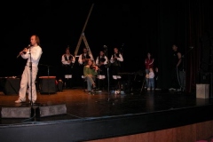 2004-Colaboración Carlos Nuñez